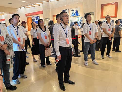 中糧集團(tuán)大悅城控股北方大區(qū)公司西安公司黨總支部精心策劃了一場(chǎng)以“踐行西柏坡精神，走好新時(shí)代趕考路”為主題的紅色踐學(xué)活動(dòng)