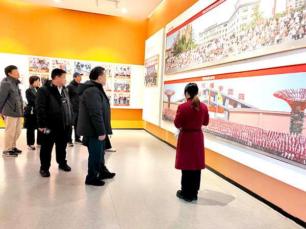 北京薊城山水投資管理集團(tuán)有限公司組織理論學(xué)習(xí)中心組開(kāi)展 “追尋領(lǐng)袖足跡，感悟思想偉力” 主題學(xué)習(xí)活動(dòng)